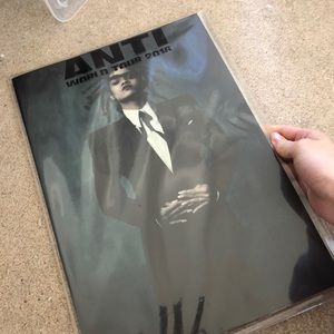 Rihanna tour book